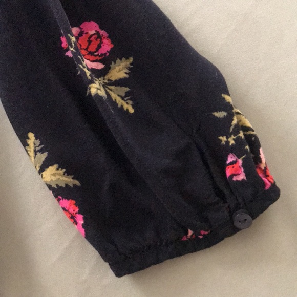 Old Navy top - Picture 5 of 7